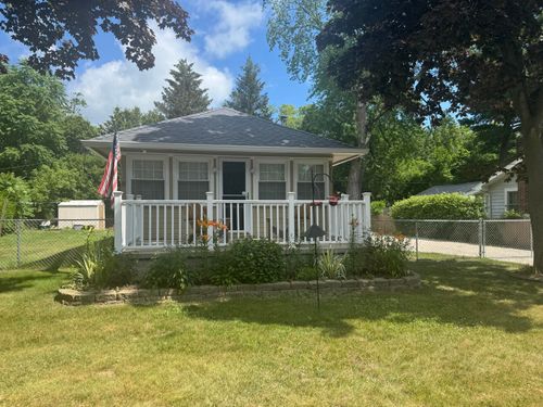 7359 Maple Rd, Lexington, MI, 48450-8944 | Card Image