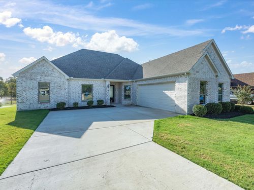 1301 Carnoustie Dr, Ennis, TX, 75119-1186 | Card Image