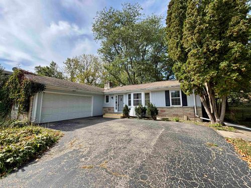 911 Kenmore Rd, Rockford, IL, 61108-3914 | Card Image
