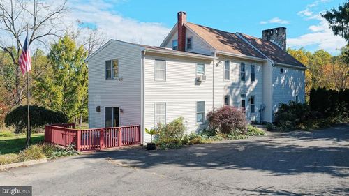 3371 Mathews Ln, ALBURTIS, PA, 18011-9311 | Card Image