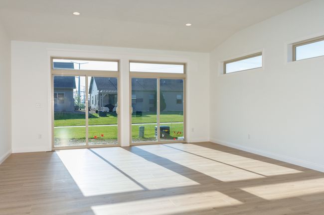 1916 Dunraven Rd, Home with 2 bedrooms, 3 bathrooms and null parking in Bloomington IL | Image 12