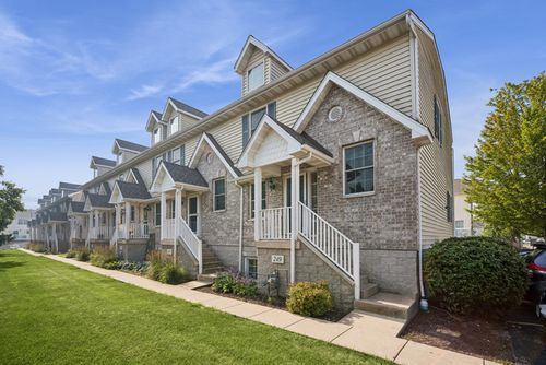 249 Judy Ln, Cortland, IL, 60112-4128 | Card Image