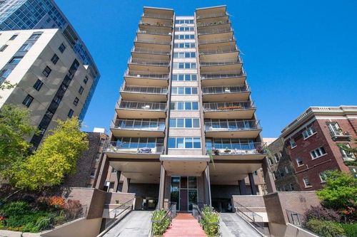 1919 N Summit Ave, Milwaukee, WI, 53202-1301 | Card Image