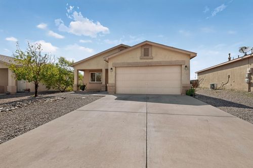 30 Tome Vista Dr, Los Lunas, NM, 87031-8105 | Card Image