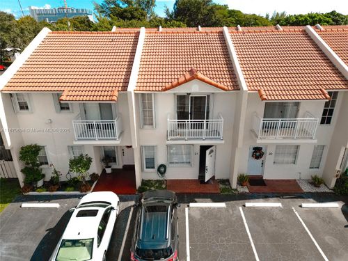 apt-21-2050 Ne 140th St, NORTH MIAMI BEACH, FL, 33181-1653 | Card Image