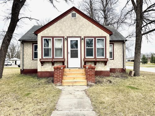 513 Lake St Ne, Warroad, MN, 56763-2304 | Card Image