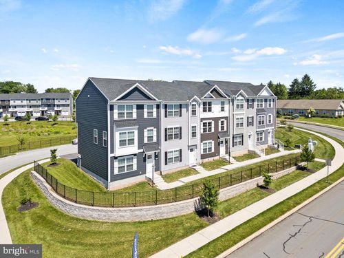 74 Overshot Ln, Gettysburg, PA, 17325-9003 | Card Image