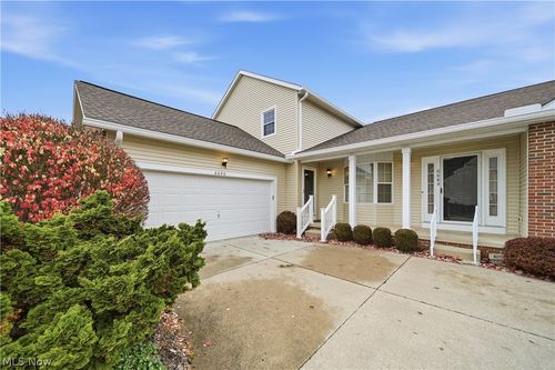 6686 Hogan Way Nw, Canton, OH, 44718-1095 | Card Image