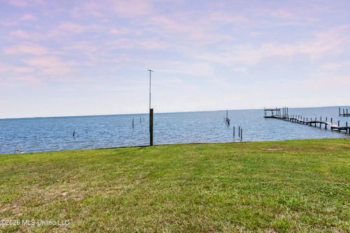 5213 E Belle Fontaine Dr, Ocean Springs, MS, 39564-8480 | Card Image