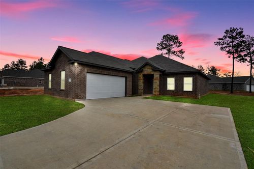 12282 N Chestnut Hills Dr, Conroe, TX, 77303-2058 | Card Image