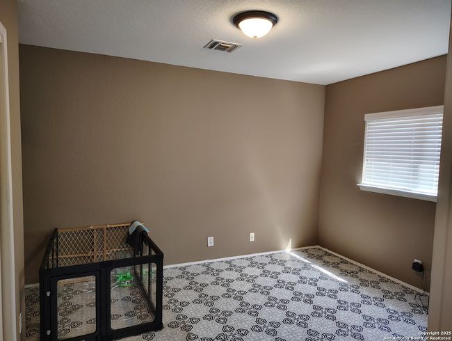 8502 Chickasaw Blf, House other with 3 bedrooms, 2 bathrooms and null parking in Converse TX | Image 10