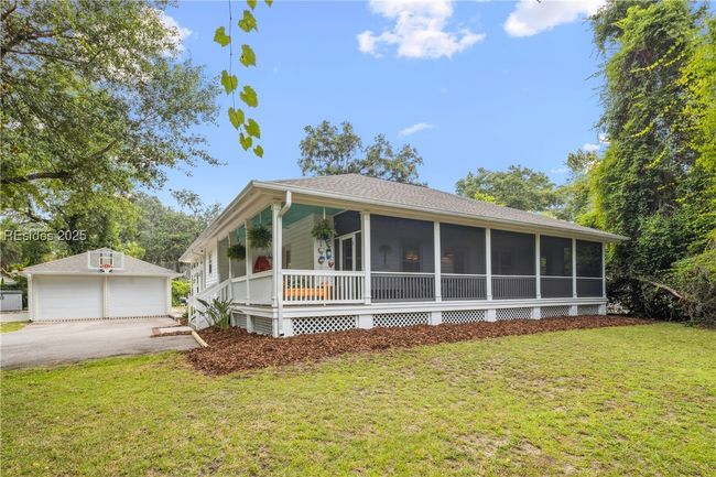 15 Palmetto Beach Dr, House other with 3 bedrooms, 2 bathrooms and null parking in Bluffton SC | Image 5