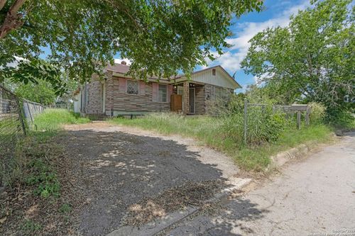 1106 Plum St, Floresville, TX, 78114-1728 | Card Image