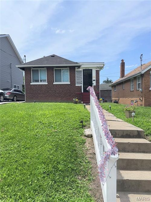 6730 Wynhill Drive, St Louis, MO, 63133 | Card Image