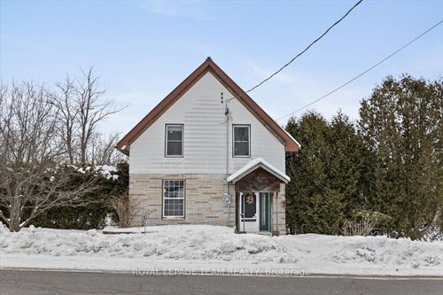 28 Perth St, Lyn, ON, K0E1M0 | Card Image