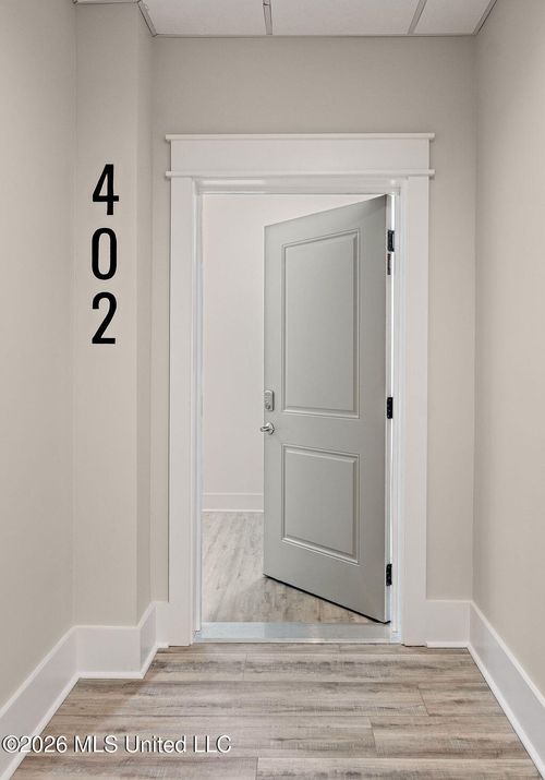 unit-402-124 Court Street, Bay Saint Louis, MS, 39520 | Card Image