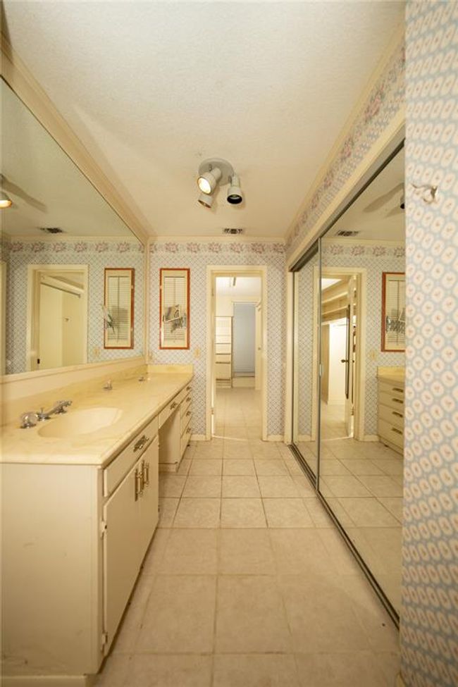 404 N Grace St, House other with 4 bedrooms, 3 bathrooms and 2 parking in Crockett TX | Image 27