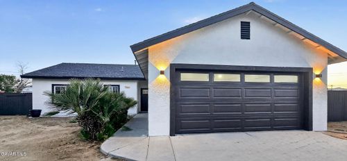 8668 S Loop Blvd, California City, CA, 93505-2753 | Card Image