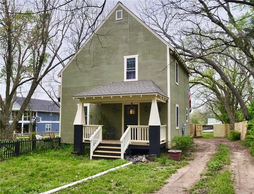 114 N Ozark St, Prairie Grove, AR, 72753-2944 | Card Image