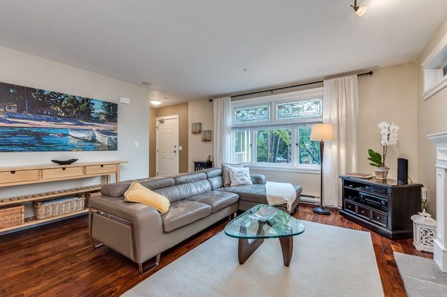 4 - 2535 W 6 Th Avenue, Townhouse with 3 bedrooms, 2 bathrooms and 2 parking in Vancouver BC | Image 4
