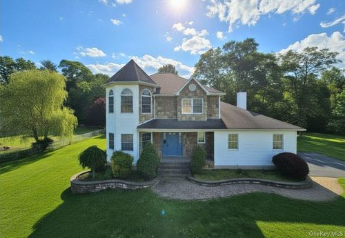 27 Red Schoolhouse Rd, Spring Valley, NY, 10977-6738 | Card Image