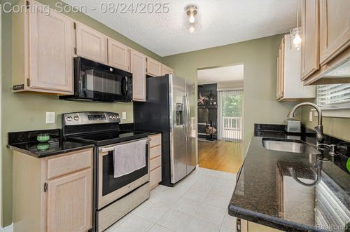 31096 Columbia Dr, Novi, MI, 48377-1509 | Card Image