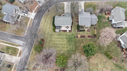 16006 W 80th Pl, Lenexa, KS, 66219-2047 | Card Image