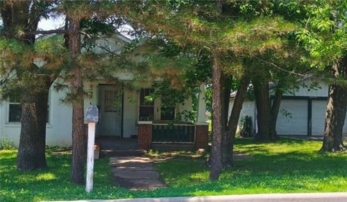 829 N West St, Nevada, MO, 64772-1355 | Card Image