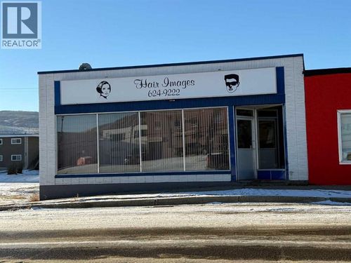 10022 99 St, Peace River, AB, T8S1K1 | Card Image