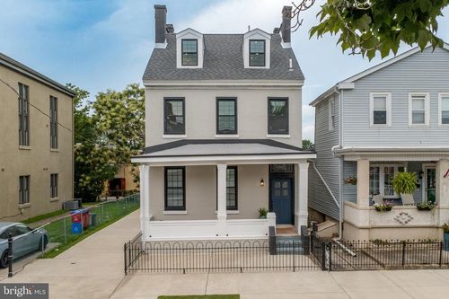 327 Wood St, BRISTOL, PA, 19007-4916 | Card Image