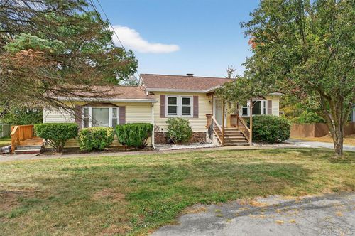 6 Moffatt Ln, Chester, NY, 10918-1014 | Card Image