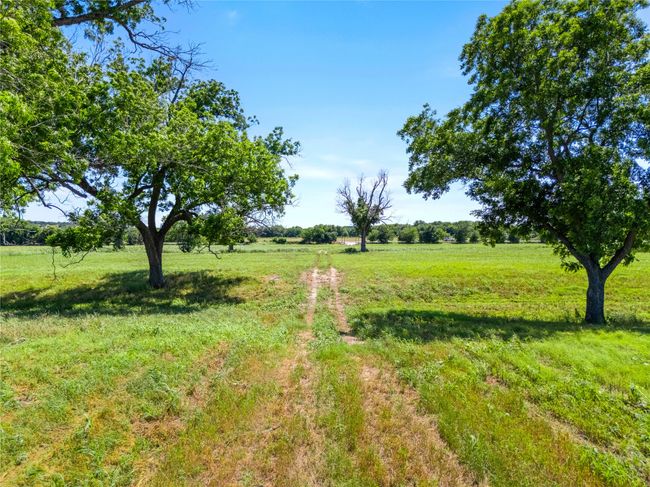 View of yard with a view of countryside | Image 20