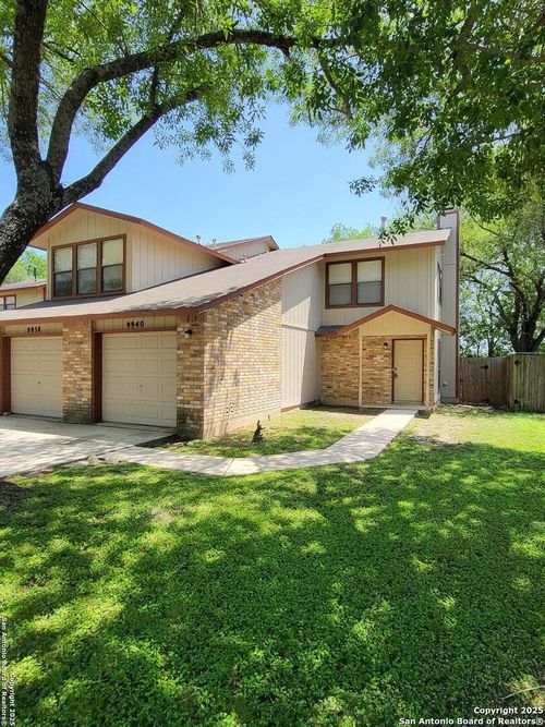 9940 Ardash Ln, San Antonio, TX, 78250-3727 | Card Image