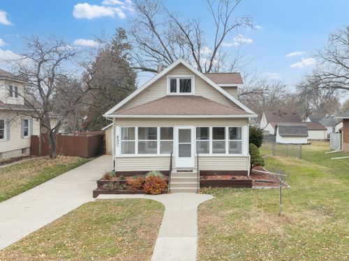 425 7th St Nw, Rochester, MN, 55901-6847 | Card Image