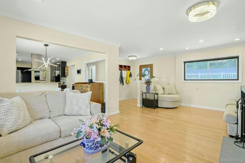 55 Embree St, Tarrytown, NY, 10591-6225 | Card Image