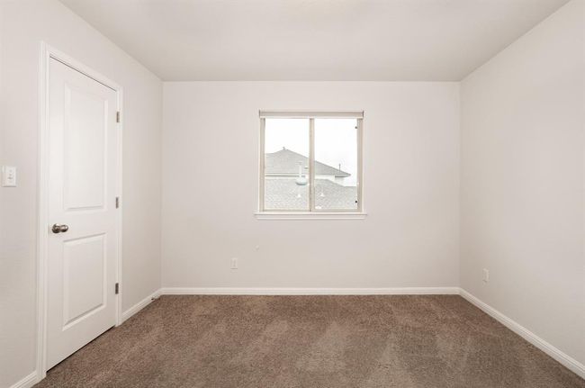 Unfurnished room with carpet | Image 28