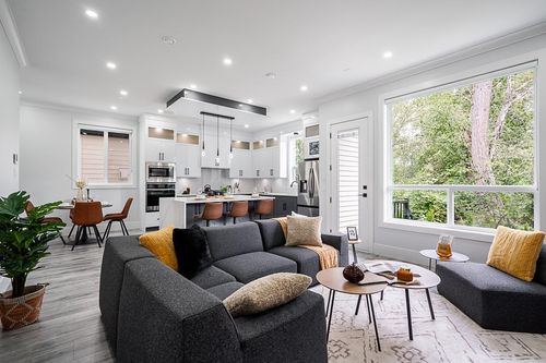 7518 205a St, Langley, BC, V2Y3S8 | Card Image