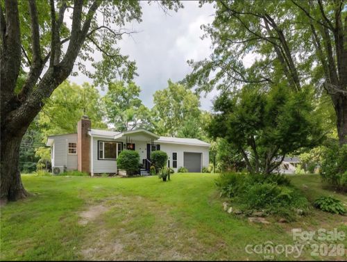 1323 Locust Grove Rd, Hendersonville, NC, 28792-8599 | Card Image