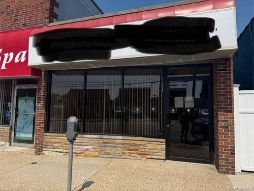 789 W Merrick Rd, Valley Stream, NY, 11580-4828 | Card Image