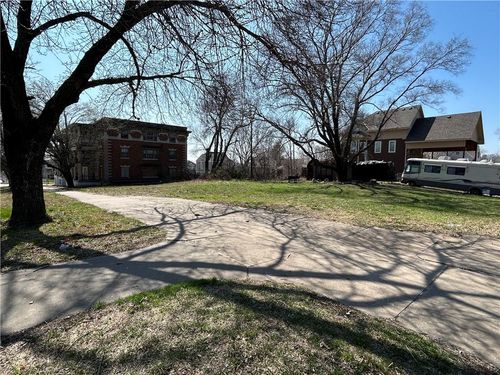 900 Benton Blvd, Kansas City, MO, 64127-1422 | Card Image