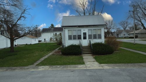 224 W Koplin Ave, Cissna Park, IL, 60924 | Card Image