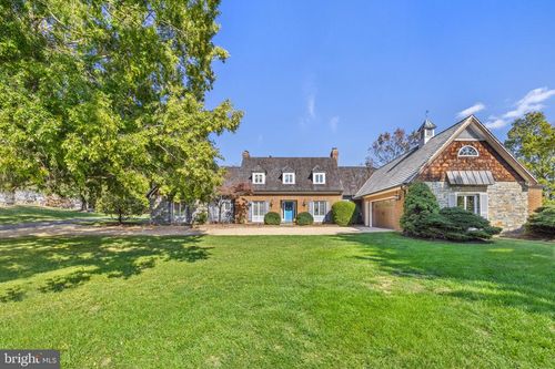 4800 Fiery Run Rd, LINDEN, VA, 22642-1820 | Card Image