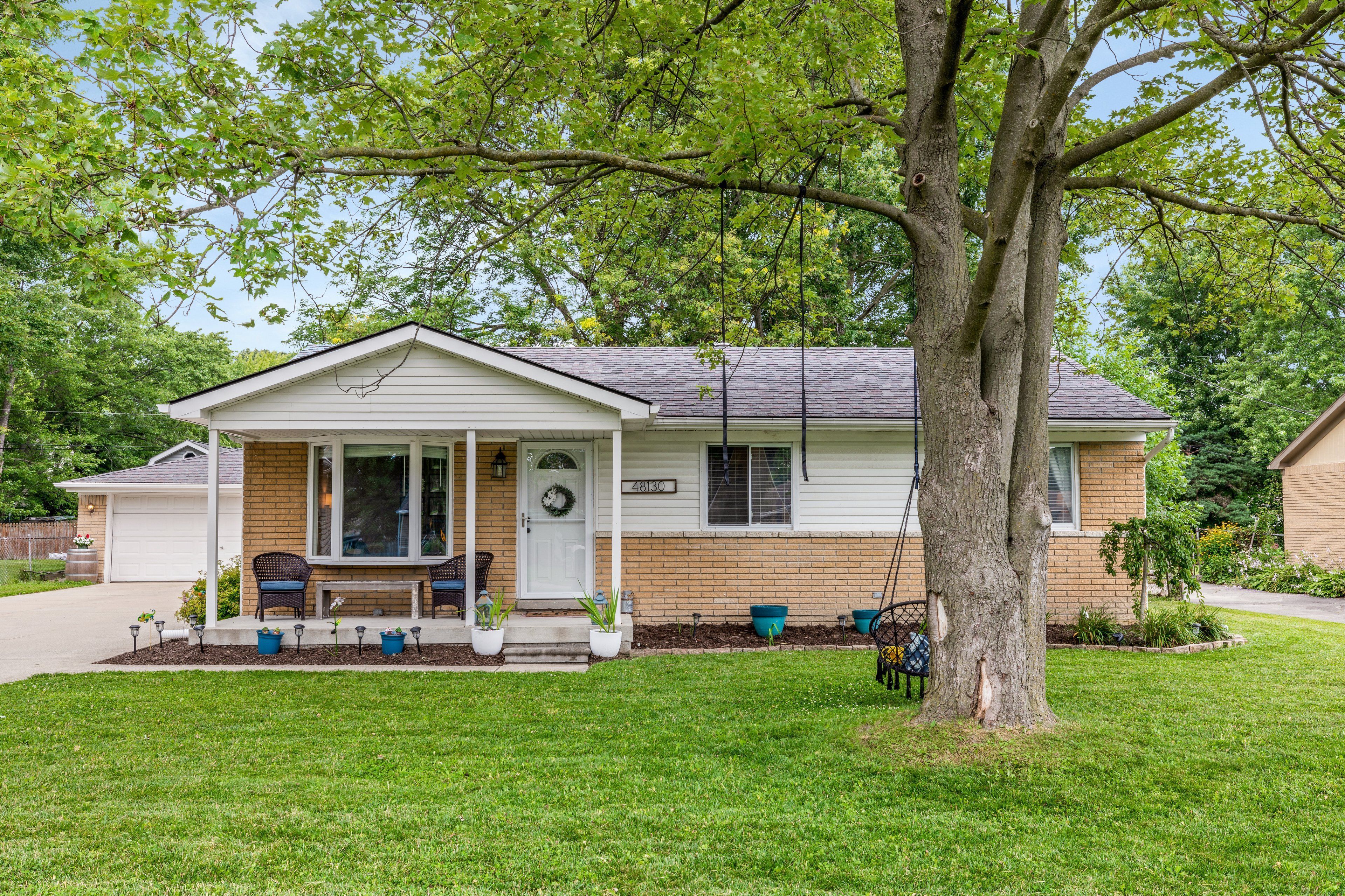 Meadow Ln, Chesterfield, MI 48051