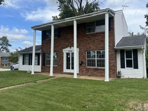 2525 Hackney Drive, Florissant, MO, 63033 | Card Image