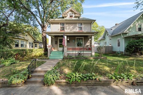 2211 Western Ave, Davenport, IA, 52803-2720 | Card Image