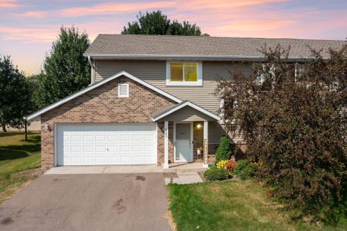 6389 207th St N, Forest Lake, MN, 55025-8022 | Card Image