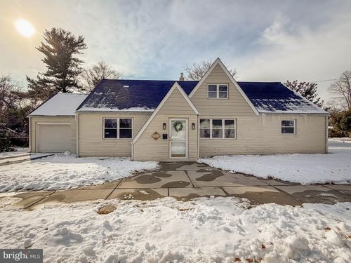 101 Walnut Ln, Yardley, PA, 19067-2027 | Card Image