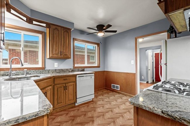 24520 Chernick St | Image 7