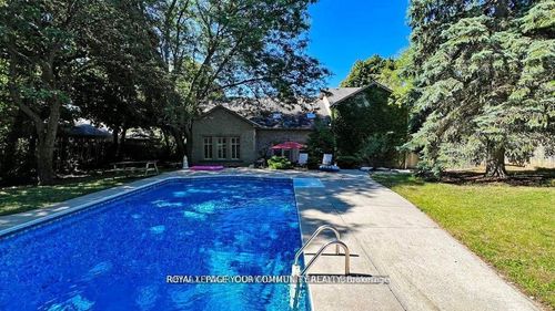 43 Denham Dr, Richmond Hill, ON, L4C6H7 | Card Image