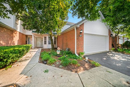 115 Hemstead St, Lake Bluff, IL, 60044-1157 | Card Image